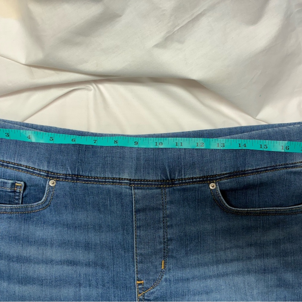 Levi’s Women's size 14 pull-on capri - Picture 7 of 9